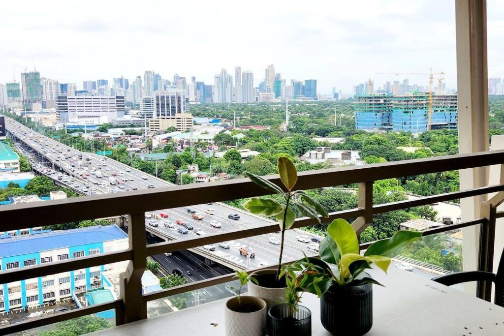 Casa Antonio At Fairway Terraces Family Penthouse 2Br Wi-Fi Nr Golf, Airport, Fort Bgc Manila Zewnętrze zdjęcie