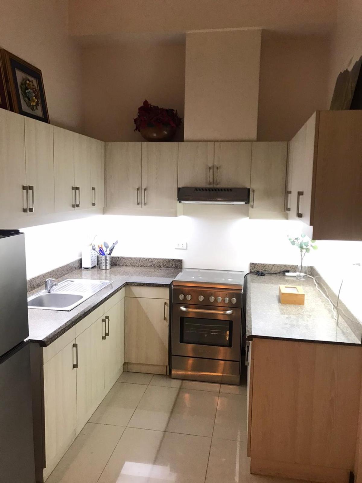 Casa Antonio At Fairway Terraces Family Penthouse 2Br Wi-Fi Nr Golf, Airport, Fort Bgc Manila Zewnętrze zdjęcie