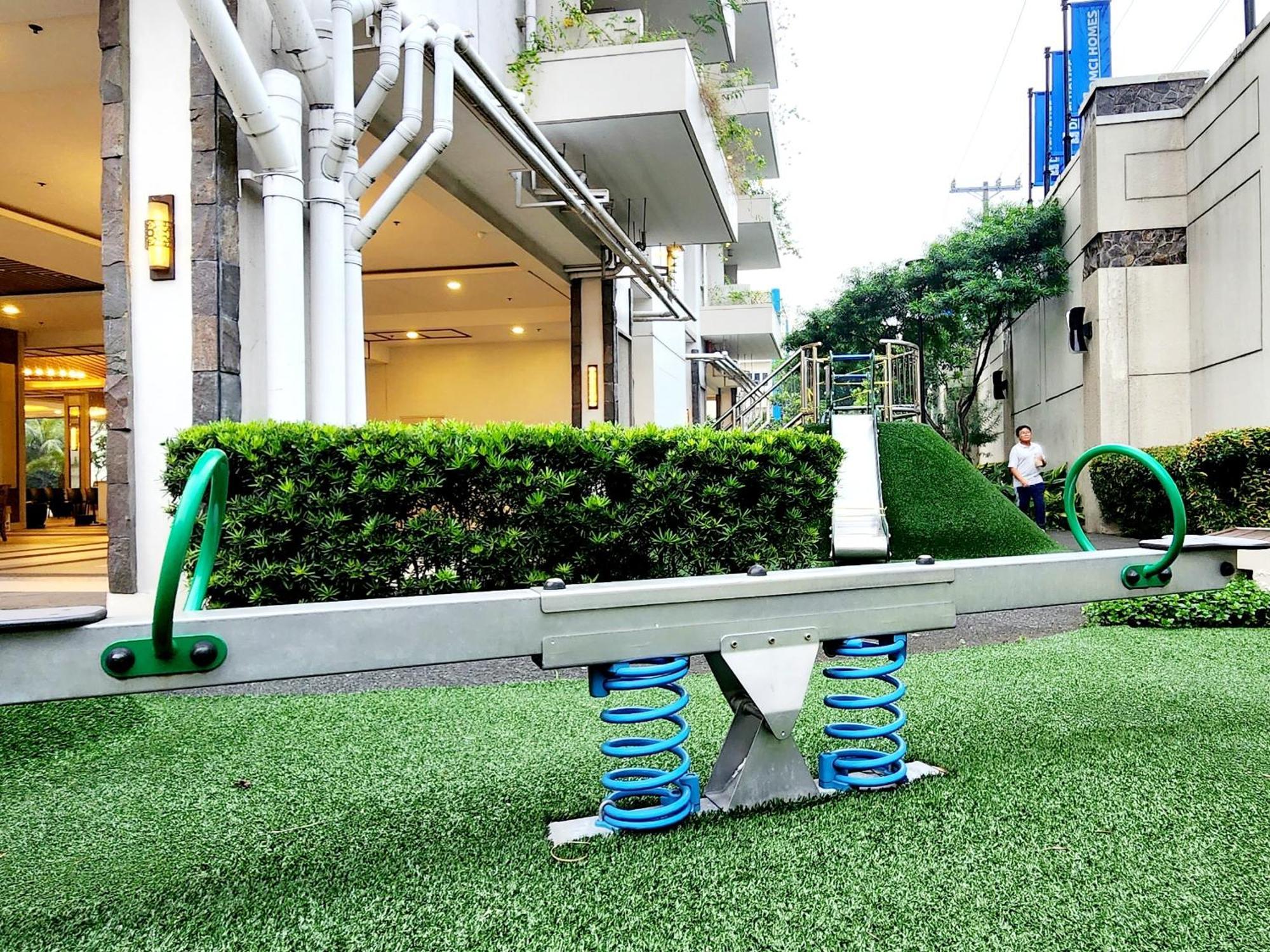 Casa Antonio At Fairway Terraces Family Penthouse 2Br Wi-Fi Nr Golf, Airport, Fort Bgc Manila Zewnętrze zdjęcie